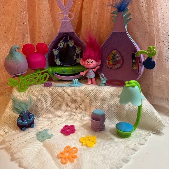 DreamWorks Trolls Poppy's Stylin' Pod - Picture 1 of 6